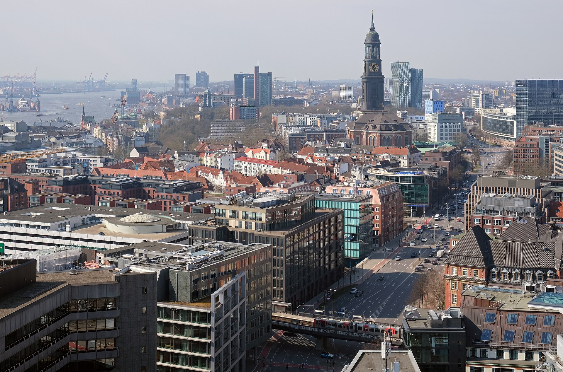 Stadtmotiv in Hamburg – Hamburg view St. Nikolai